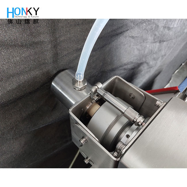 Automatyczna, biurkowa napełniarka i zakręcarka do probówek z odczynnikami 2ml, 40 BPM, z systemem ramienia robota do napełniania odczynnikami