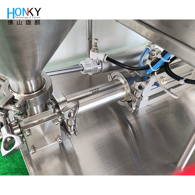 Maszyna do wypełniania butelek z pasty śmietankowej typu desktopowego przenośnika z pompą Q-R Pistom do wypełniania butelek w małych partiach